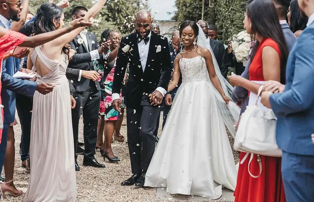 rochelle-nathan-wedding-confetti-0820-9e79ef88bced4d76b18d7822b7e77677